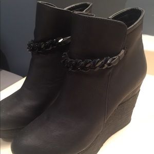 Sbicca Vintage Collection wedges size 6.5